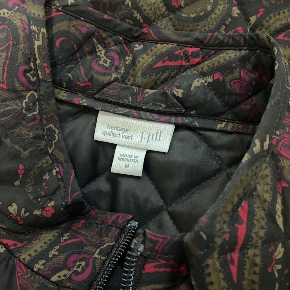 🎈Adorable J.Jill Heritage Quilted Patterned Paisley Vest! - Picture 10 of 11